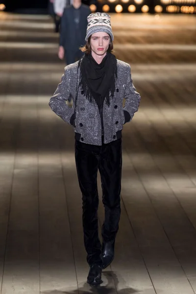 Look 43